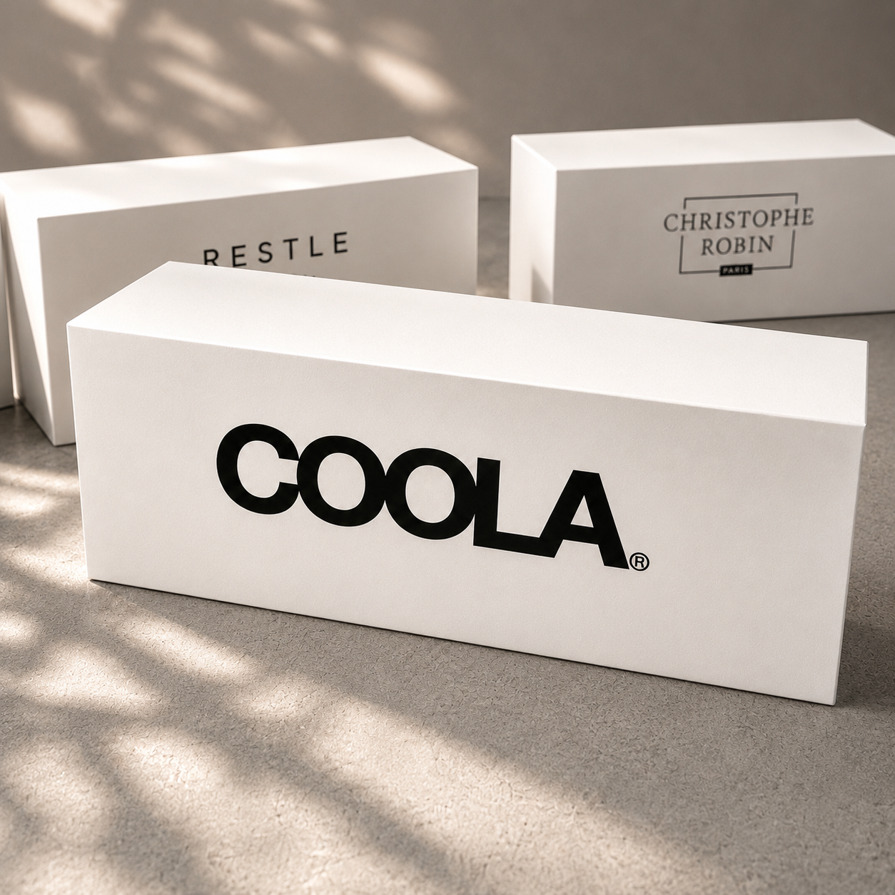 Minimalistisches Premium-Display für hochwertige Markenpräsentation 